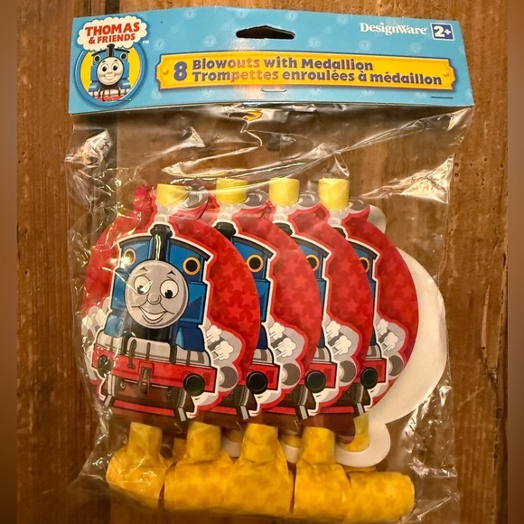 Thomas & Friends Party Blowouts - Red and Yellow - Picture 1 of 1